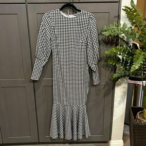 Black & White dress. Never worn 💕